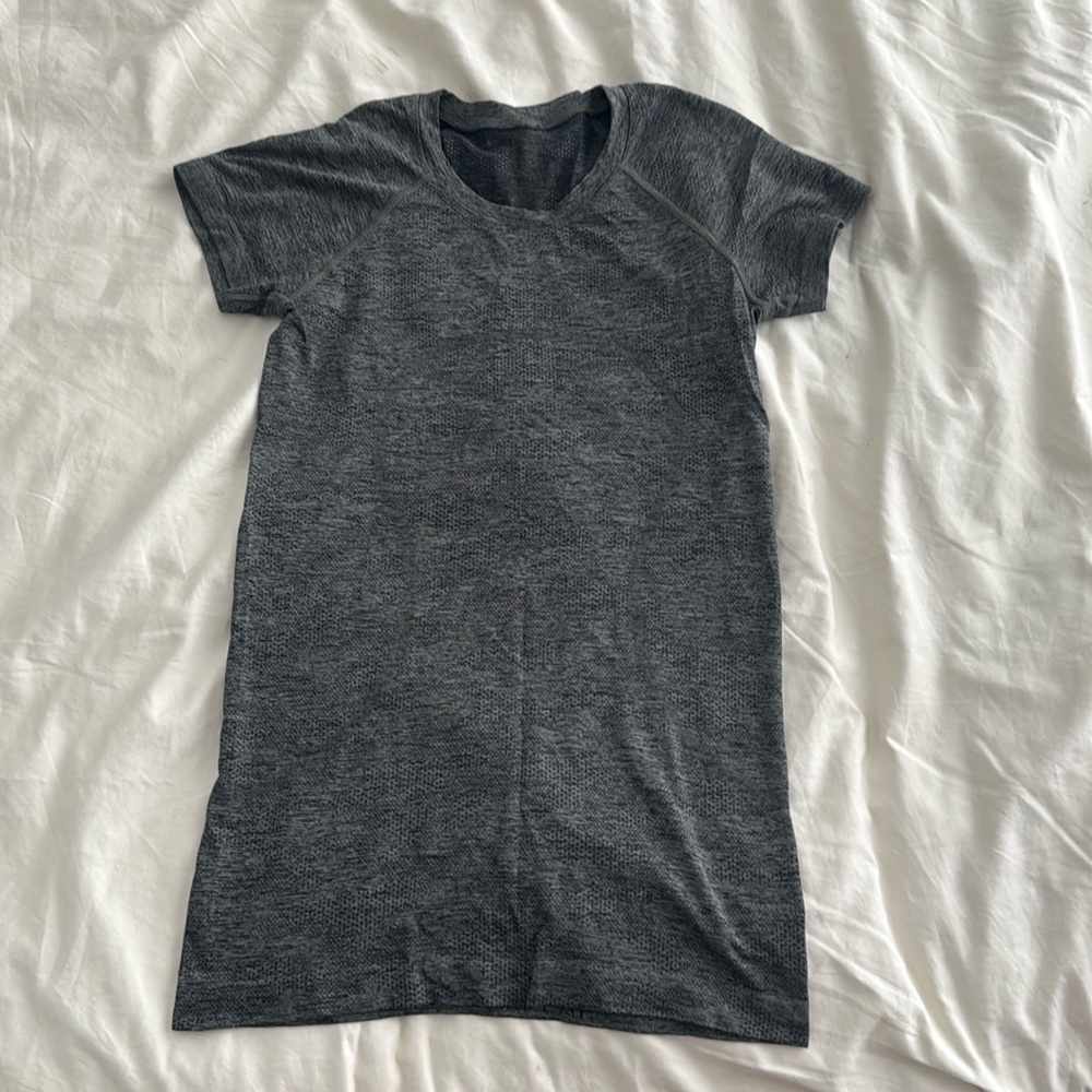 Lululemon swiftly tech short sleeve